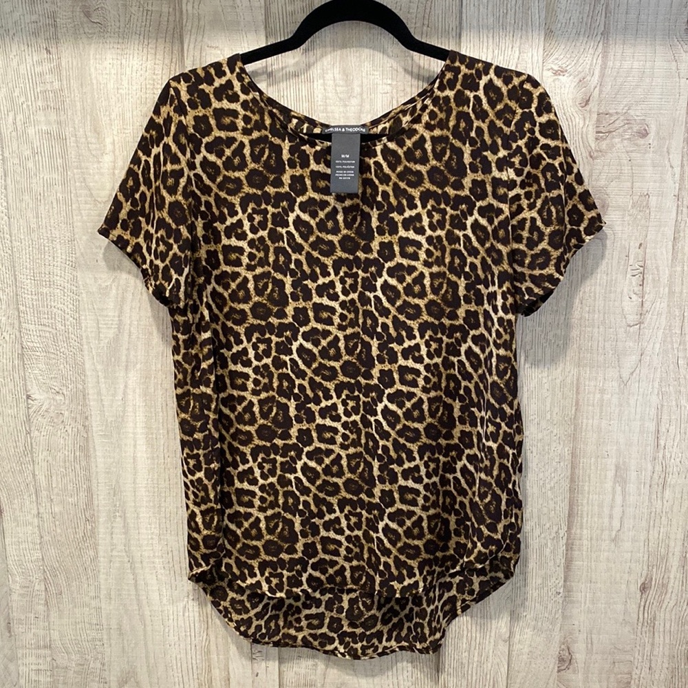 Chelsea & Theodore Animal Print High-Low Blouse, Size Medium